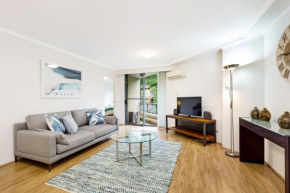 Отель Inner city retreat in Pyrmont 1 bdrm with Car space - 28 Mill  Сидней